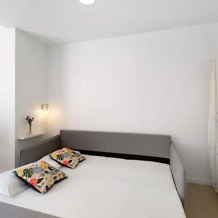 Casa Merced Apartment *